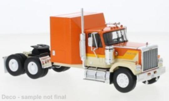 IXO 1:43 GMC General (1980) - yellow/beige 