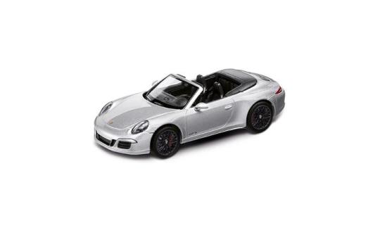 Schuco 1:43 Porsche 911 Carrera 4 GTS Cabriolet Rhodiumsilbe 