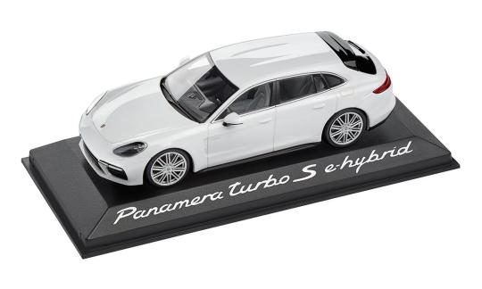 SPARK PKW 1:43 Porsche Panamera 4 E-Hybrid Sport Turismo roof box 