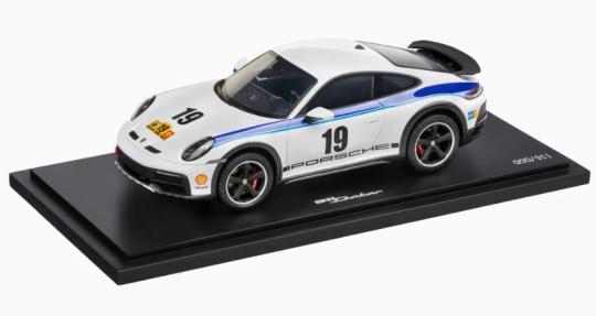 SPARK 1:18 Porsche 911 (992) \"Dakar Rallye 1974 Design\" #19 