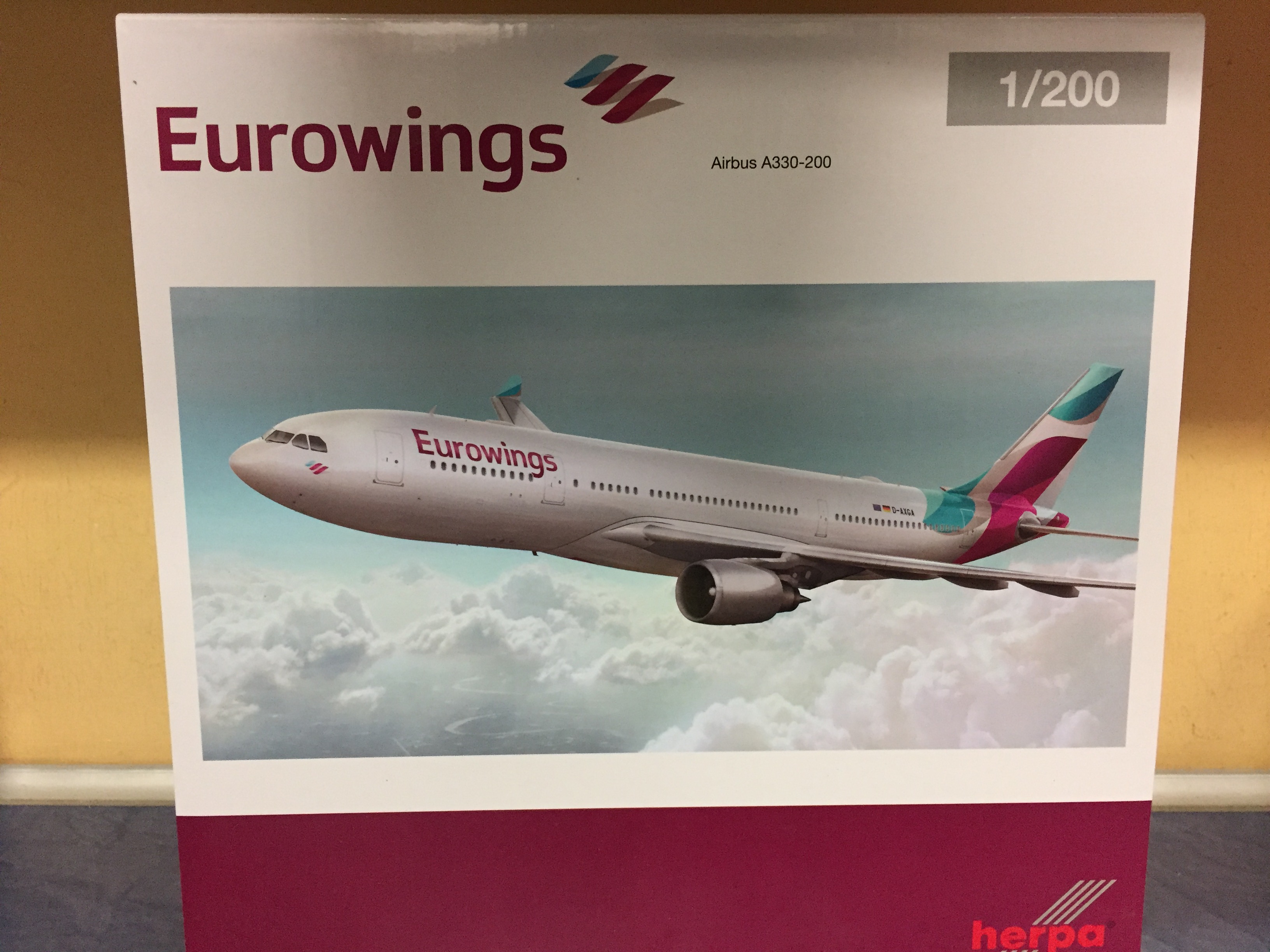 Herpa Wings 1:200 Airbus A 330-200 Eurowings 557399 
