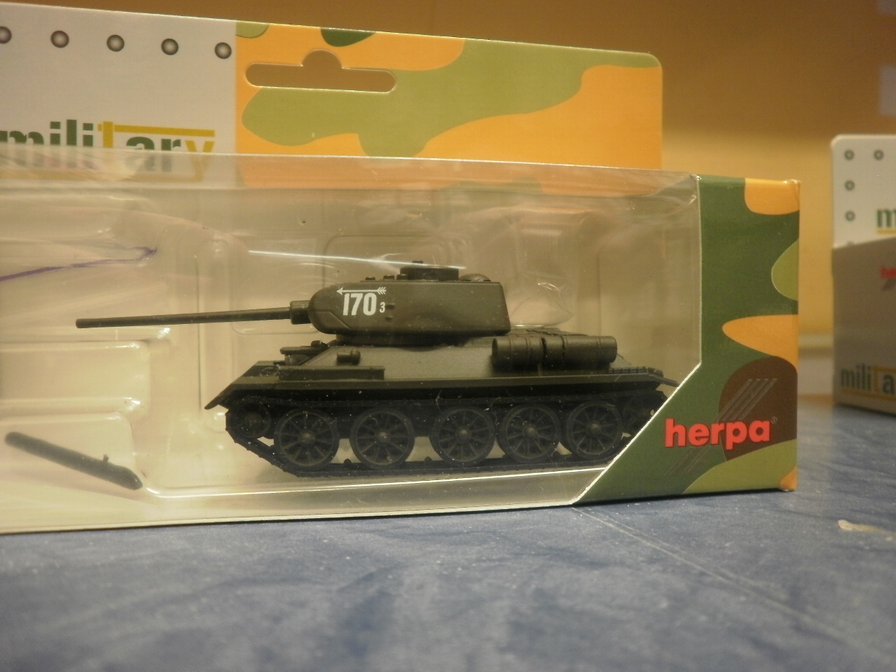 herpa-minitanks-kampfpanzer-t-34-85-4-garde-panzerarmee-schlacht-berlin-745727-745727-h.jpg