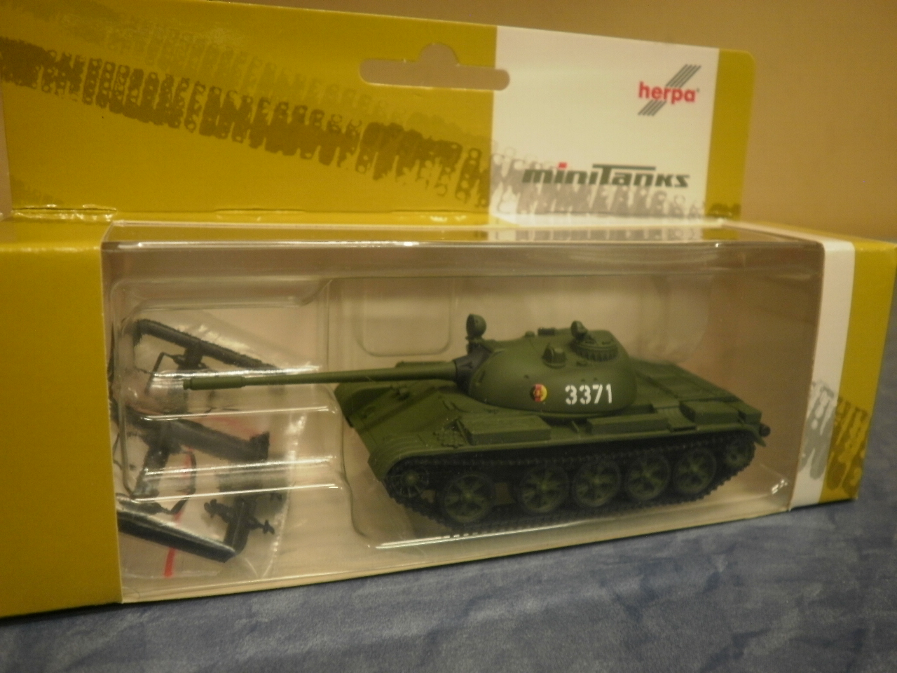 herpa-minitanks-kampfpanzer-t-55-nva-744614-h.jpg